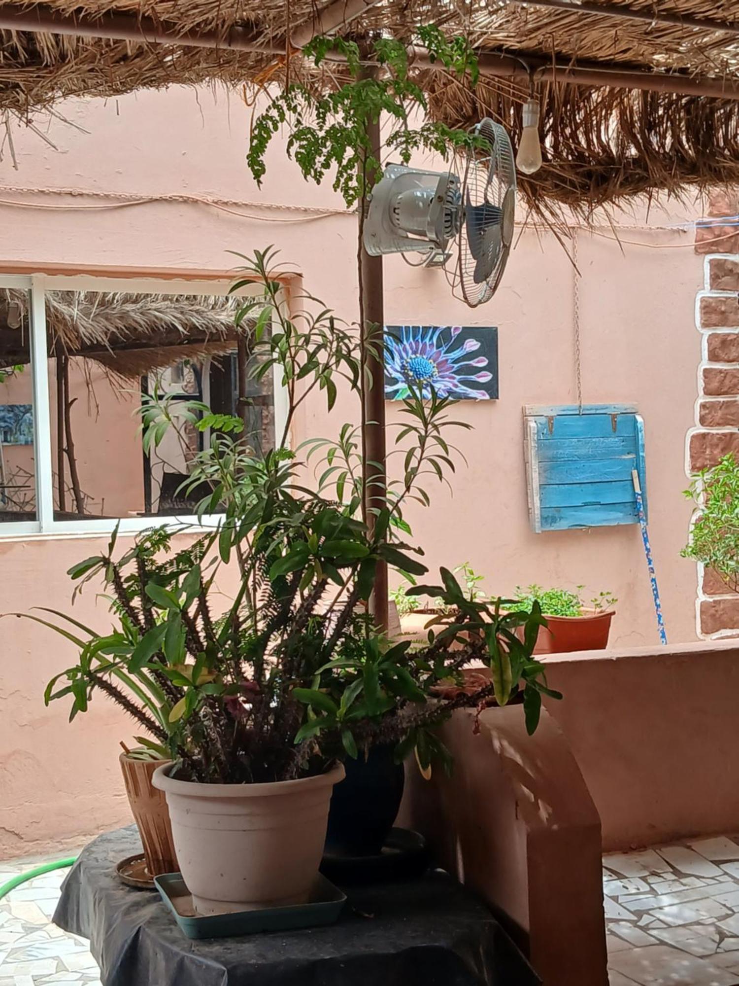 "Par 4 Chemins" - Atypical Stopover Nouakchott Exterior foto